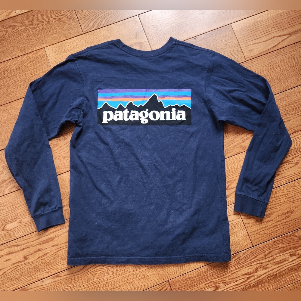 Patagonia Worn Wear Navy Spell Out Long Sleeve T Shirt Mens XS STY38933 Crewneck